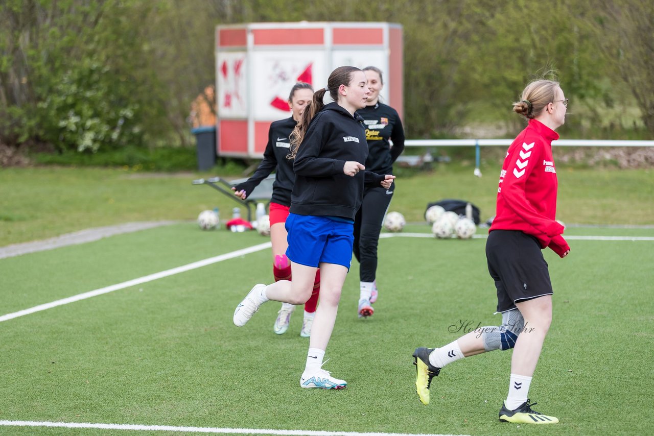 Bild 63 - Co-Trainerin der Frauen Nationalmannschaft Britta Carlson in Wahlstedt